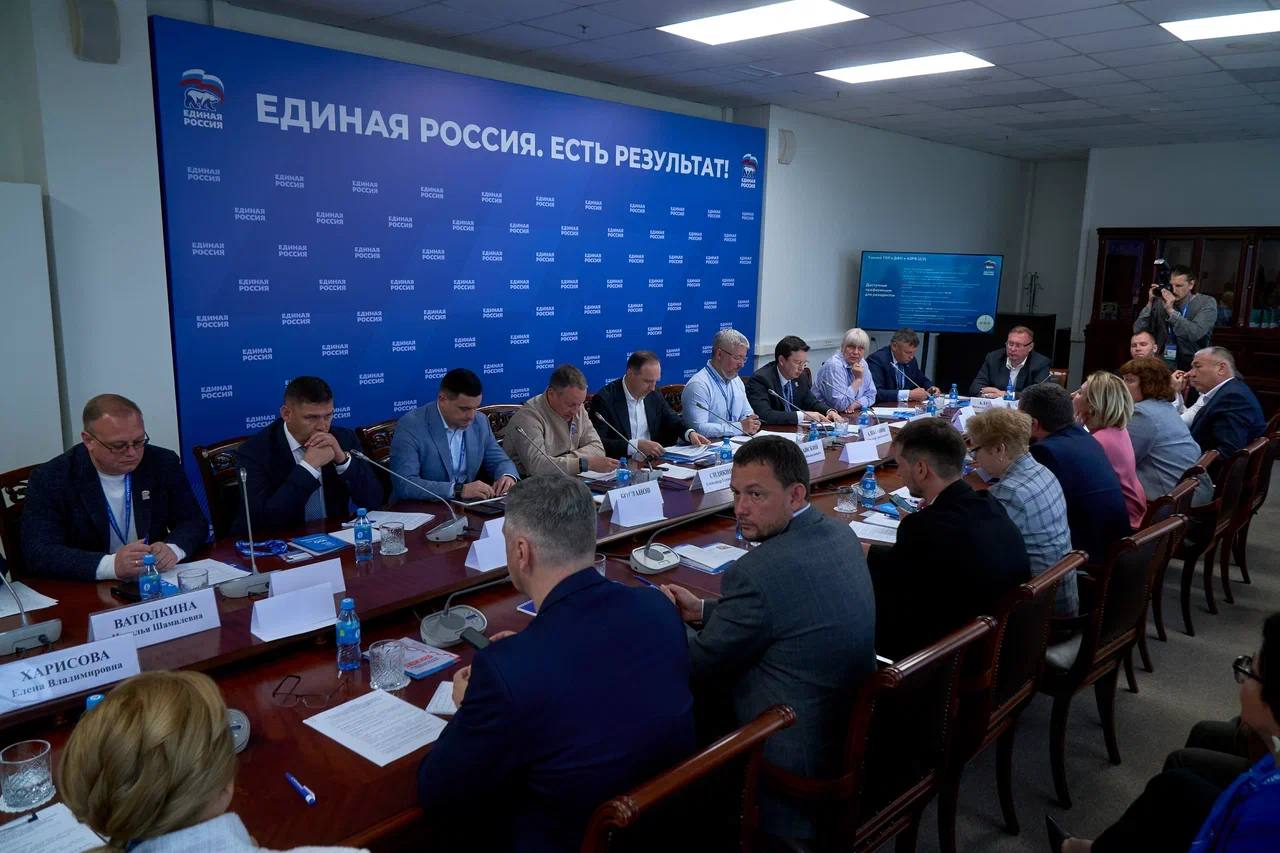 Во Владивостоке состоялся круглый стол по теме технологического суверенитета Дальнего Востока и Арктики в рамках форума «Есть результат!»