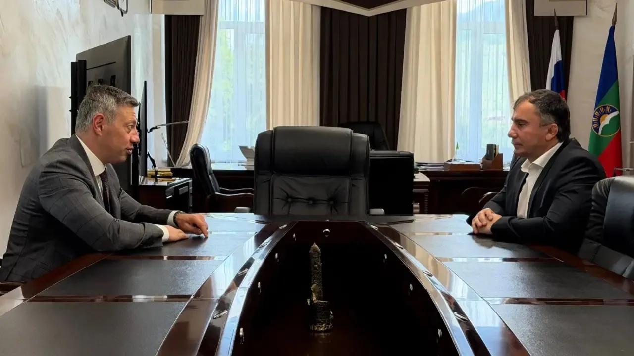 В Карачаево-Черкесской Республике обсудили важность обучения молодежи ИТ-специальностям