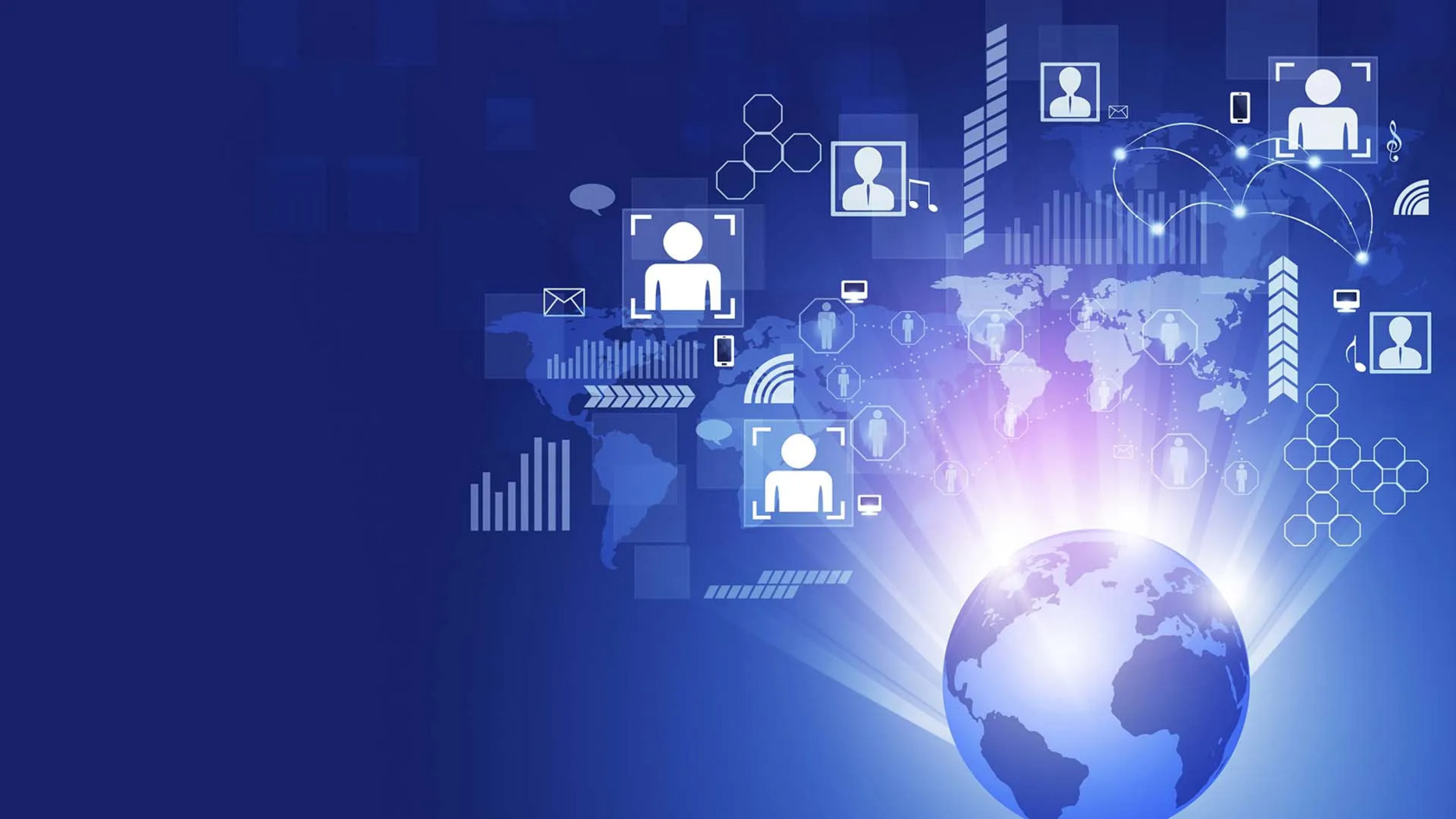 Школьники Алтайского края изучают информтехнологии в интерактивном формате