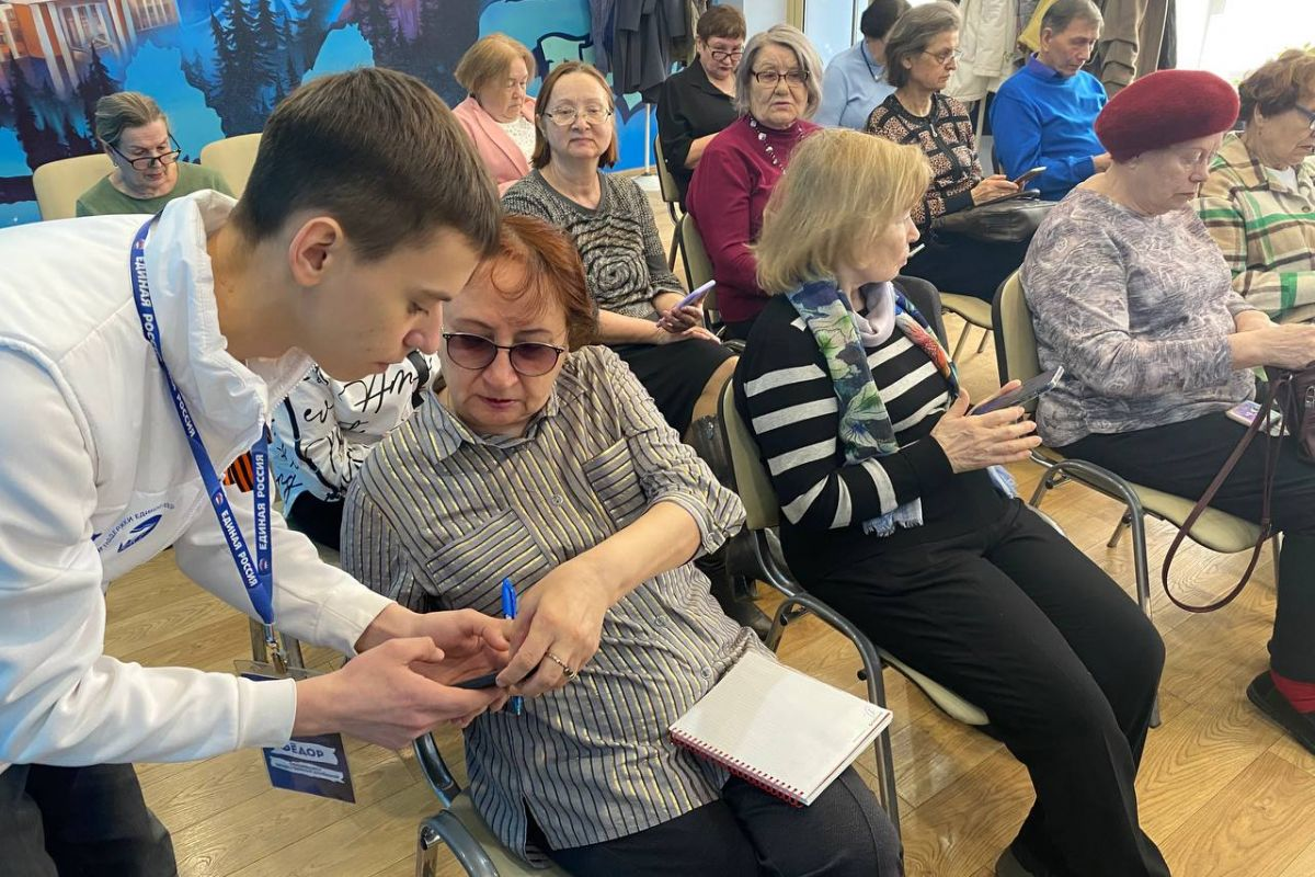 С возможностями смартфонов познакомилось старшее поколение Красноярского края