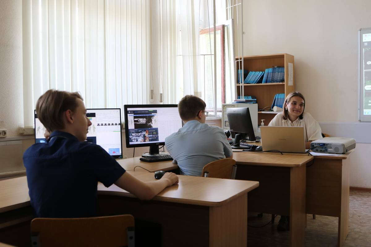 Более 500 школьников региона участвуют в летнем интенсиве программы «Код будущего»