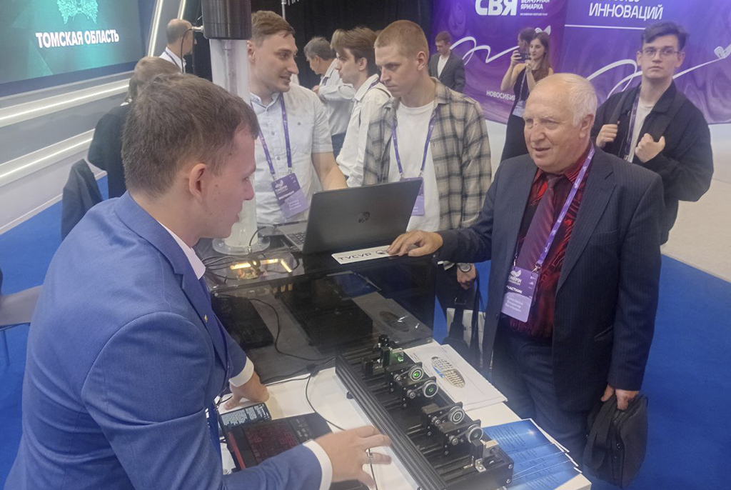 ТУСУР представил свои разработки на международном форуме «Технопром-2025» в Новосибирске