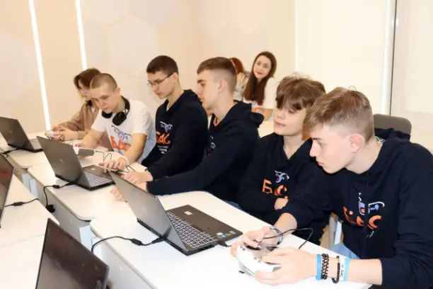 Школьники Белгородской области стали экспертами в сфере БАС и ИИ