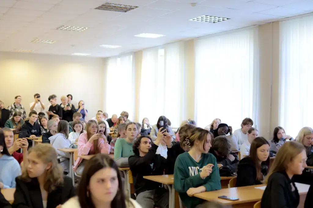 «Цифровая Россия» провела лекцию в Институте экономики и туризма ВлГУ