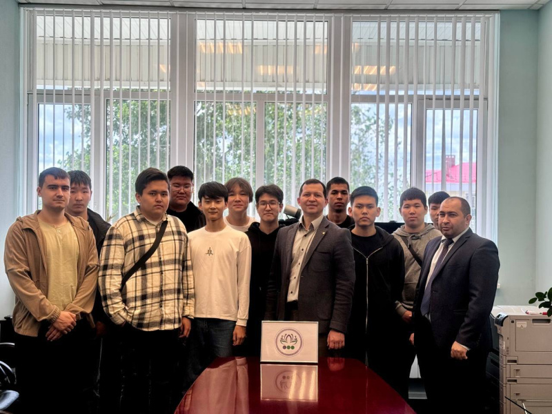 Студенты КалмГУ познакомились с работой телеком-гиганта в рамках проекта «Цифровая Россия»